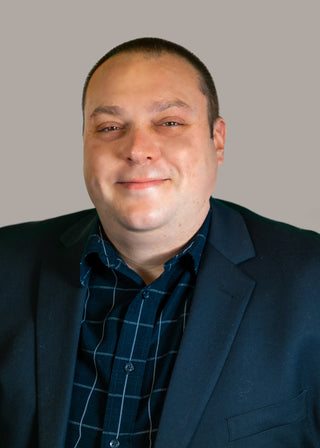 Headshot photo - Kevin
